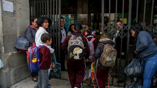 En este regreso a clases, los niños no deben usar mochilas muy pesadas