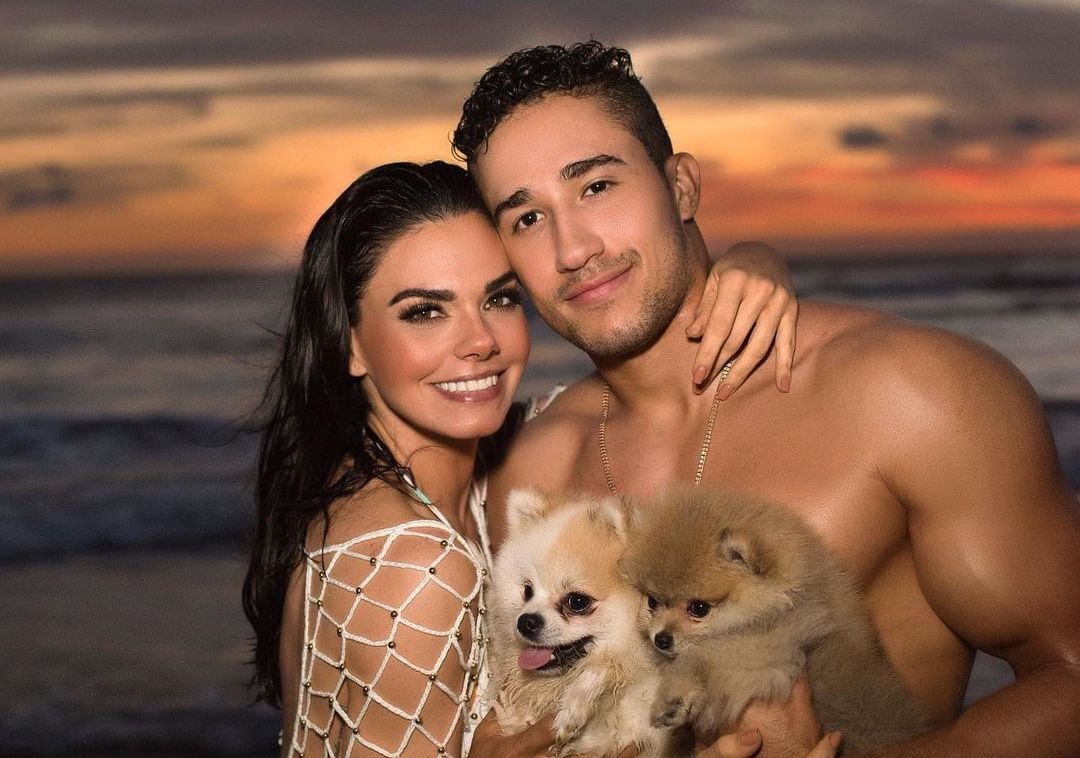 Livia Brito y Mariano Martínez se comprometen