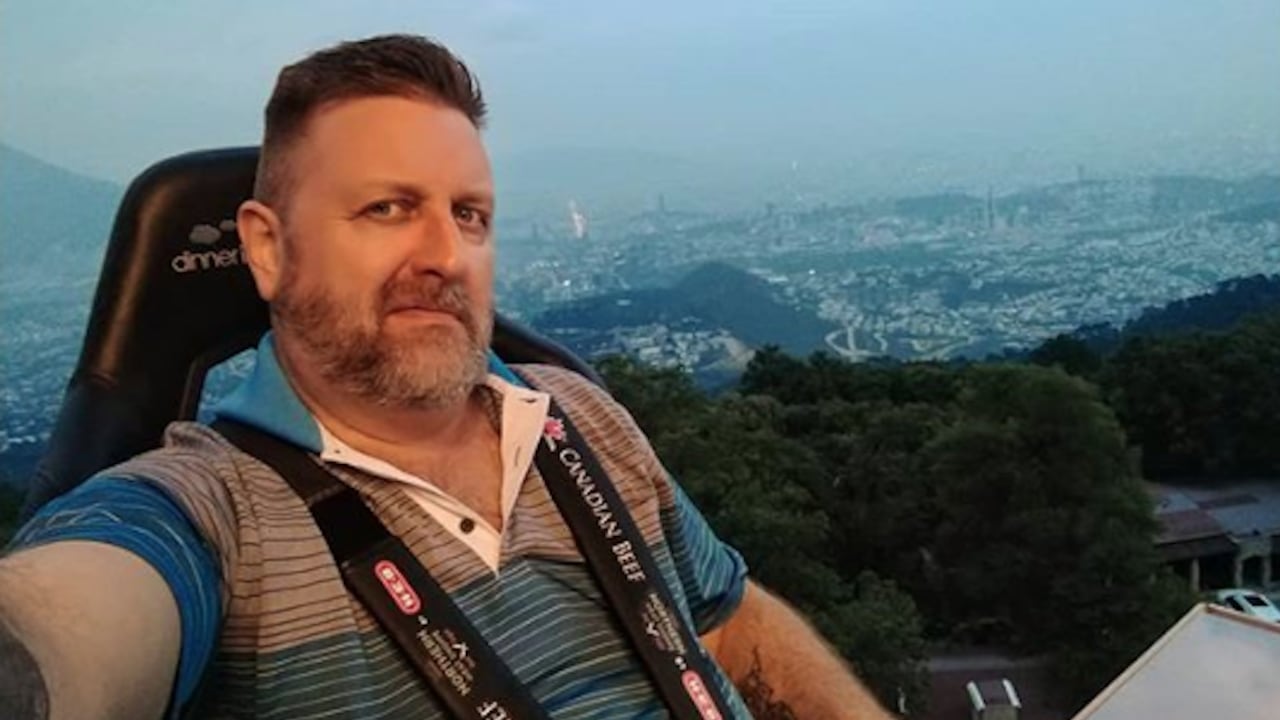 Chef Herrera se queja de un restaurante que lo engañó para cobrarle de más