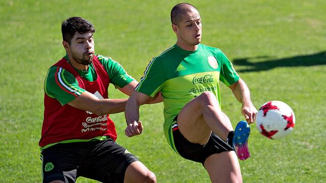 Araujo y ‘Chicharito’ en ensayo del Tri.