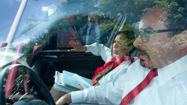 Rosario Robles arriba a Reclusorio Sur junto a su equipo de abogados