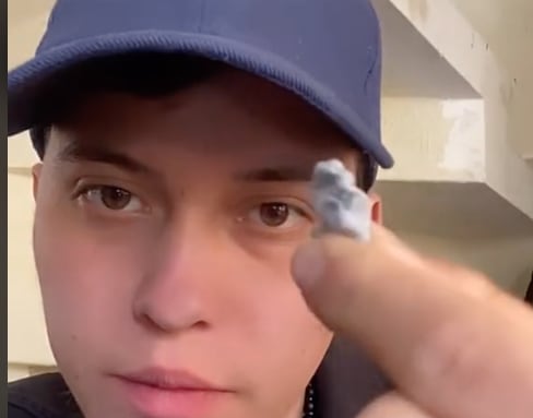 Se come el papel de los chicles Trident