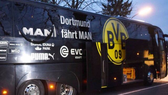 Así quedó el autobús del Dortmund.