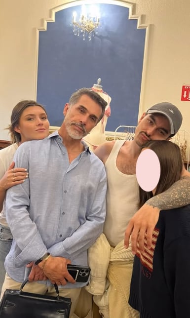 Sergio Mayer junto a sus hijos
