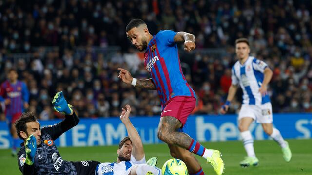 Polémico penal sobre Memphis Depay