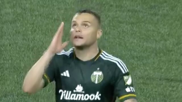 Cabecita Rodríguez marca doblete en la MLS y el americanismo lo extraña más que nunca.