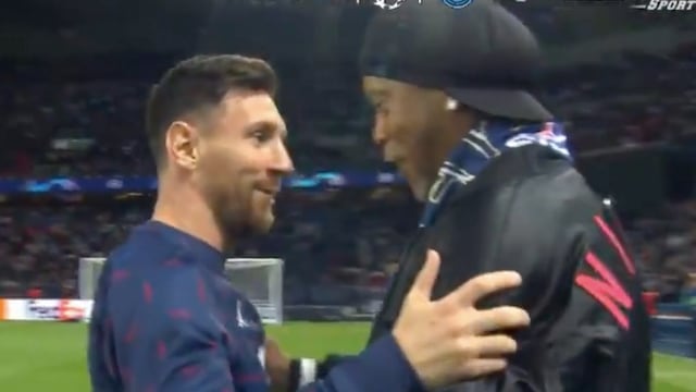 Messi y Ronaldinho se abrazaron en el Parque de los Príncipes