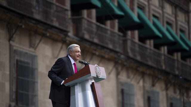 Con una congregación masiva en el Zócalo, el Presidente de México, Andrés Manuel López Obrador, encabezó la conmemoración por el 85 Aniversario de la Expropiación Petrolera.