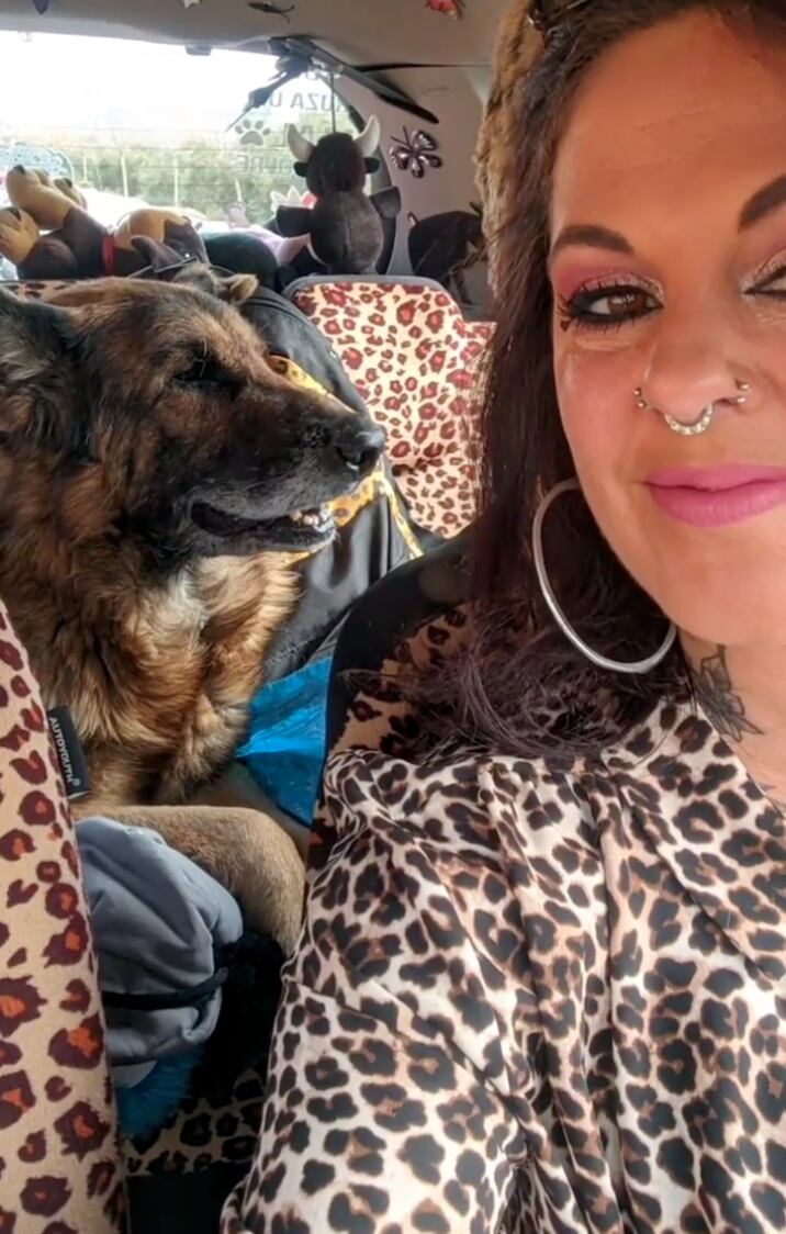 Pepa Tenorio con el perro
