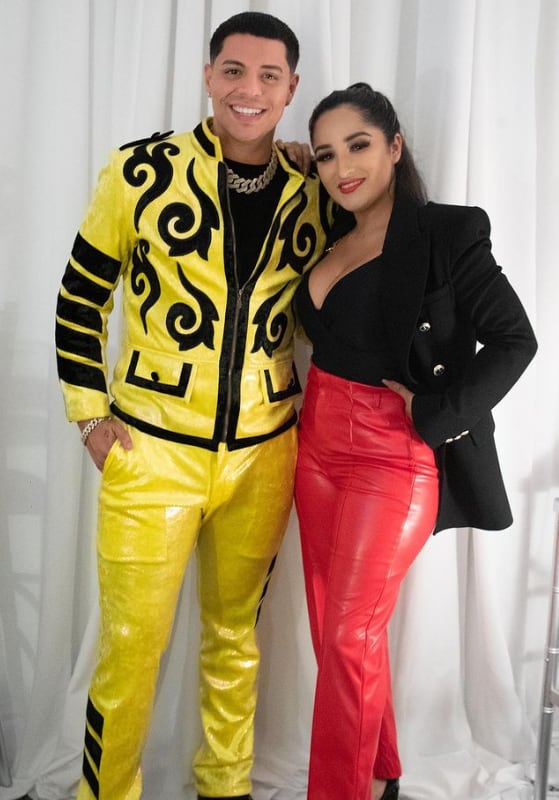 Eduin Caz y su esposa Anahí