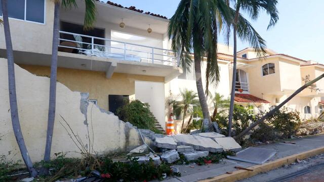 Casas dañadas por huracán Otis