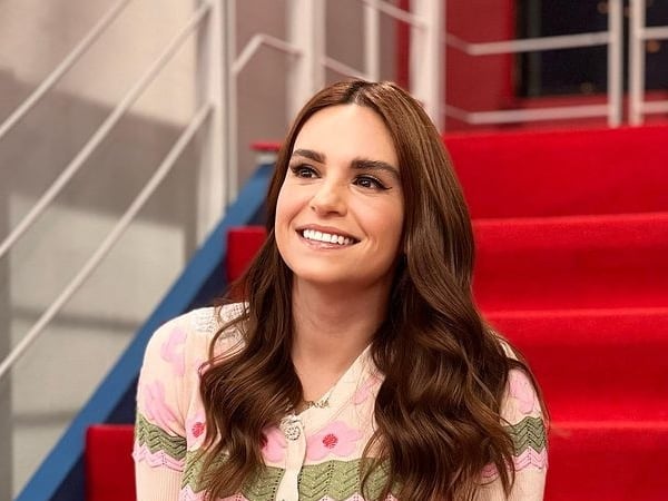 Tania Rincón, conductora.