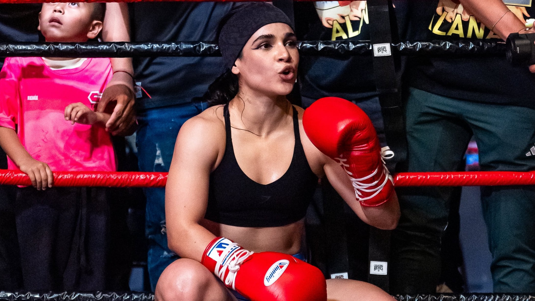 Alana Flores se retira del boxeo de exhibición con récord 4-1