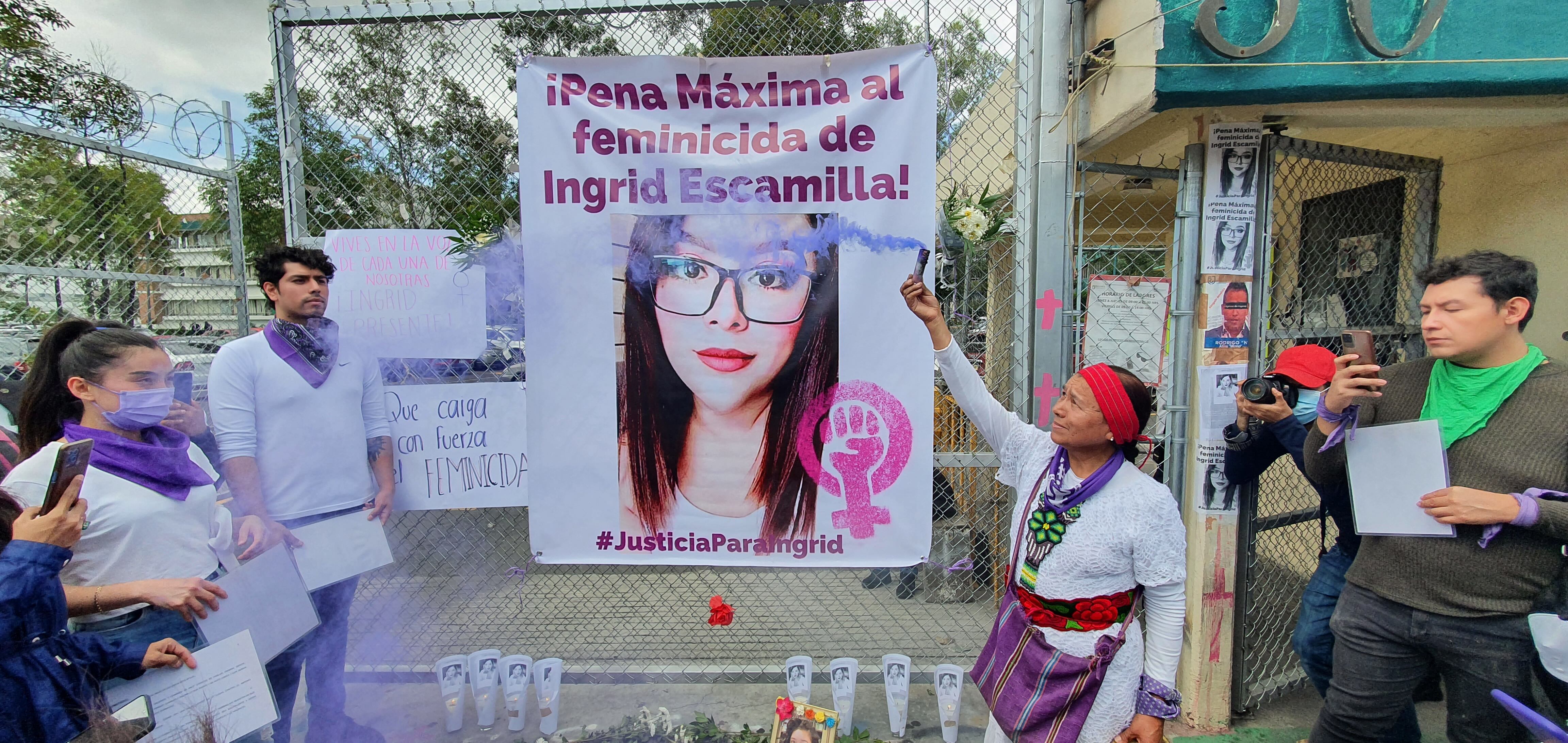 Protesta durante la audiencia por el feminicidio de Ingrid Escamilla
