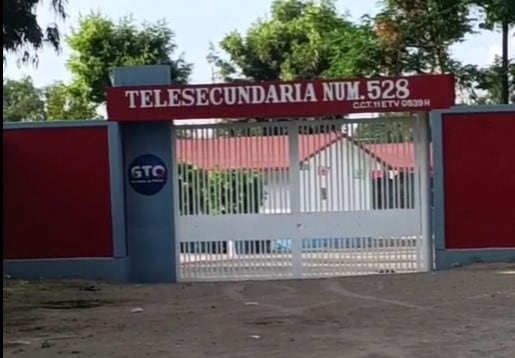 Estudiantes de Telesecundaria 528 en León, Guanajuato se intoxicaron