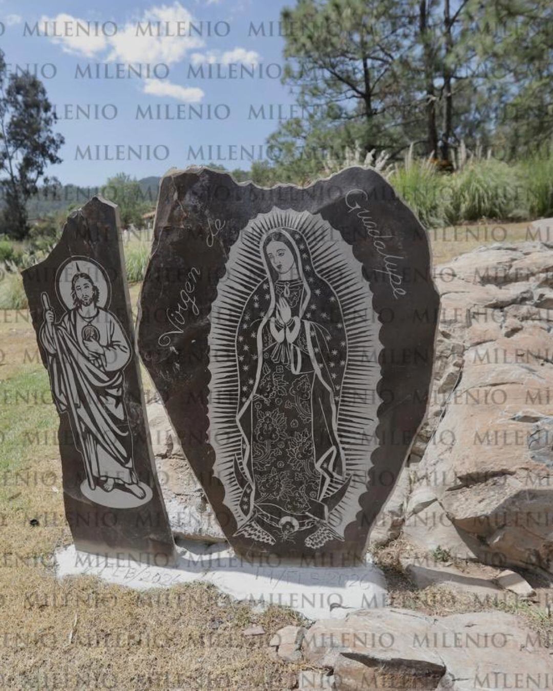 Imágenes de San Judas y la Virgen de Guadalupe en la entrada a la cabaña de El Mencho.