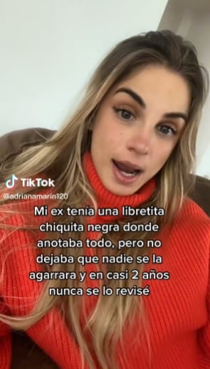 Mujer contando cómo descubrió la infidelidad de su pareja