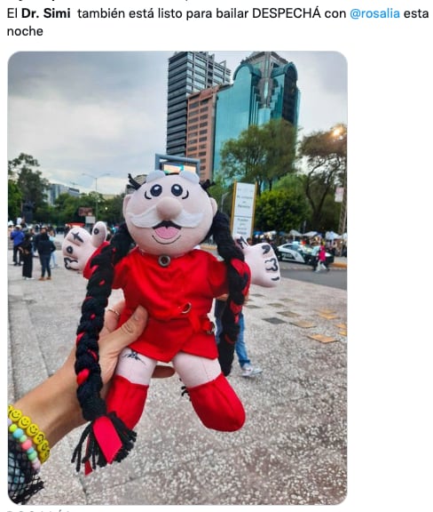Memes de Rosalía con peluches del Dr. Simi