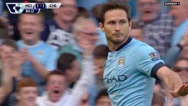 En una gran ironía, Frank Lampard marcó el gol del empate para el Manchetser City contra el Chelsea. El jugador fue ovacionado por ambas aficiones. Leyenda