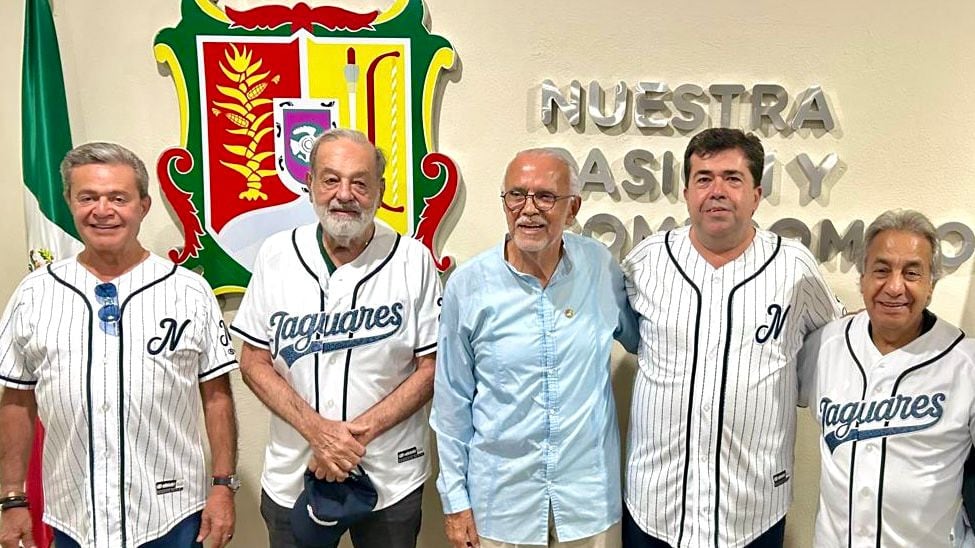 Miguel Ángel Navarro, Pedro Haces Barba y Carlos Slim se reúnen en encuentro de béisbol Jaguares y Tomateros