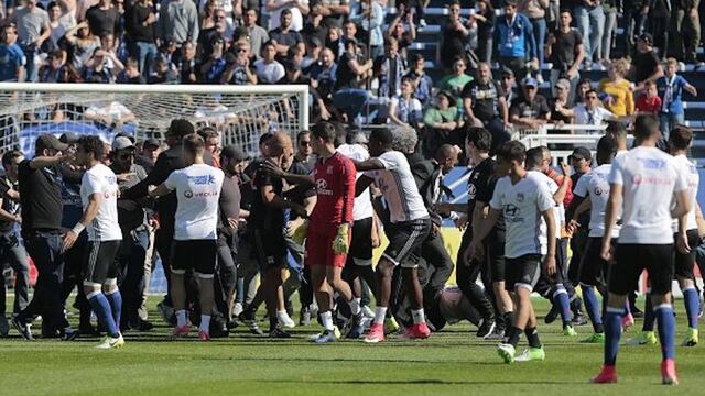 Aficionados del Bastia intentaron agredir a los jugadores del Lyon