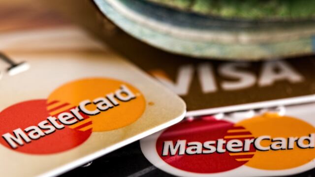 Los Bancos en México cobran comisiones muy altas a sus clientes por los servicios