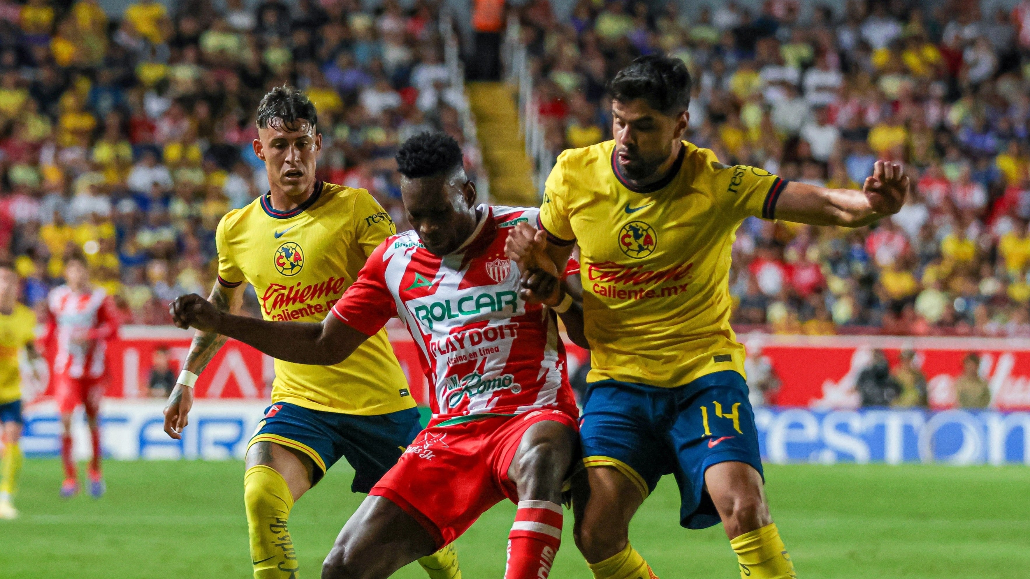Necaxa se lleva la ventaja ante América al medio tiempo