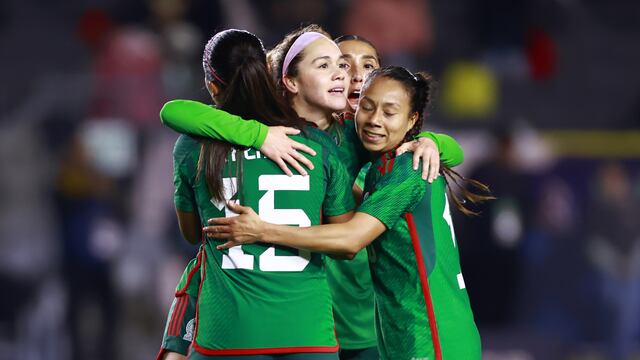 Mayra Pelayo celebrando su gol ante Estados Unidos