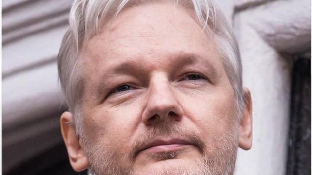 Wikileaks / Facebook