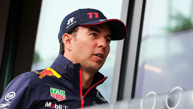 Checo Pérez tiene pláticas para regresar a Fórmula 1