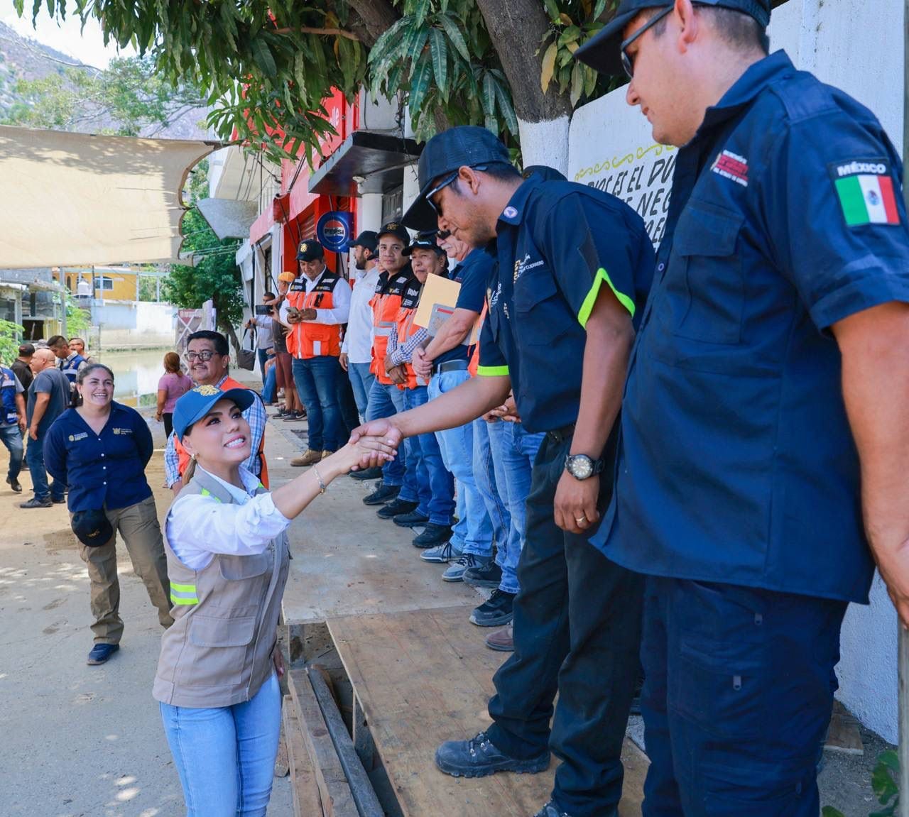 Evelyn Salgado recorre zonas para prevenir efectos de huracanes