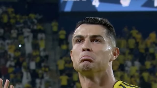 Cristiano Ronaldo humilla a fans que le gritaron “Messi, Messi”; los calló con un doblete