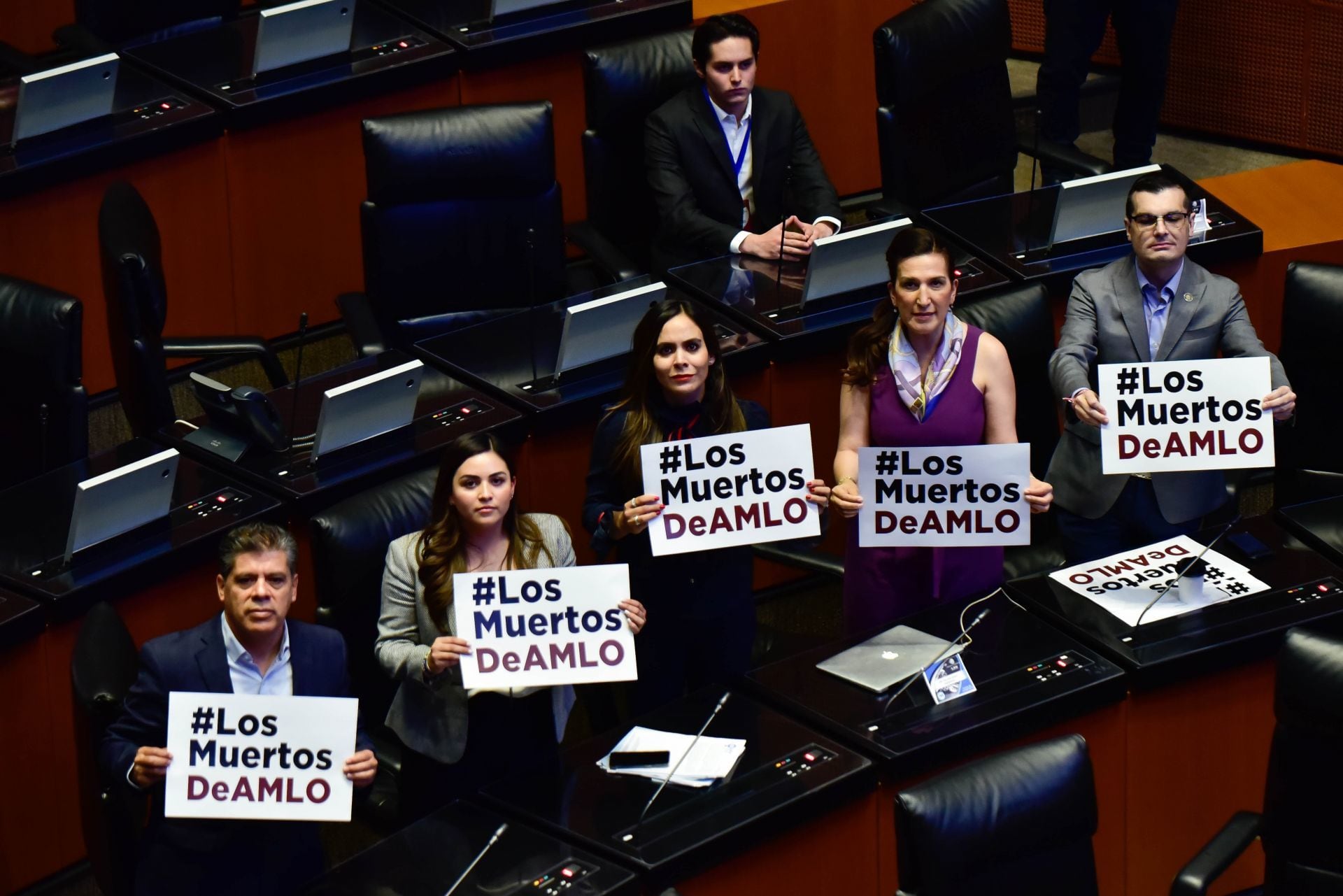 El PAN y la oposición también hizo show en la Comisión Permanente