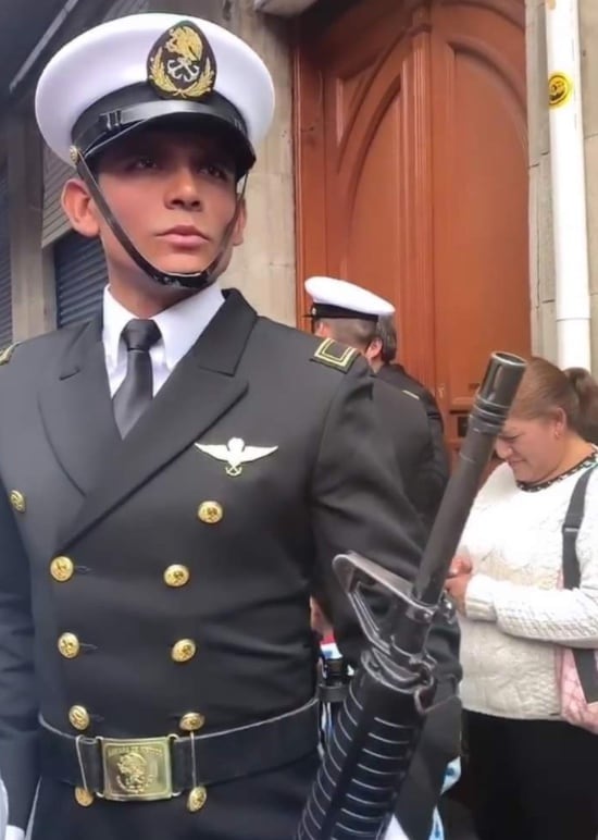 Soldado del Desfile Militar 2021