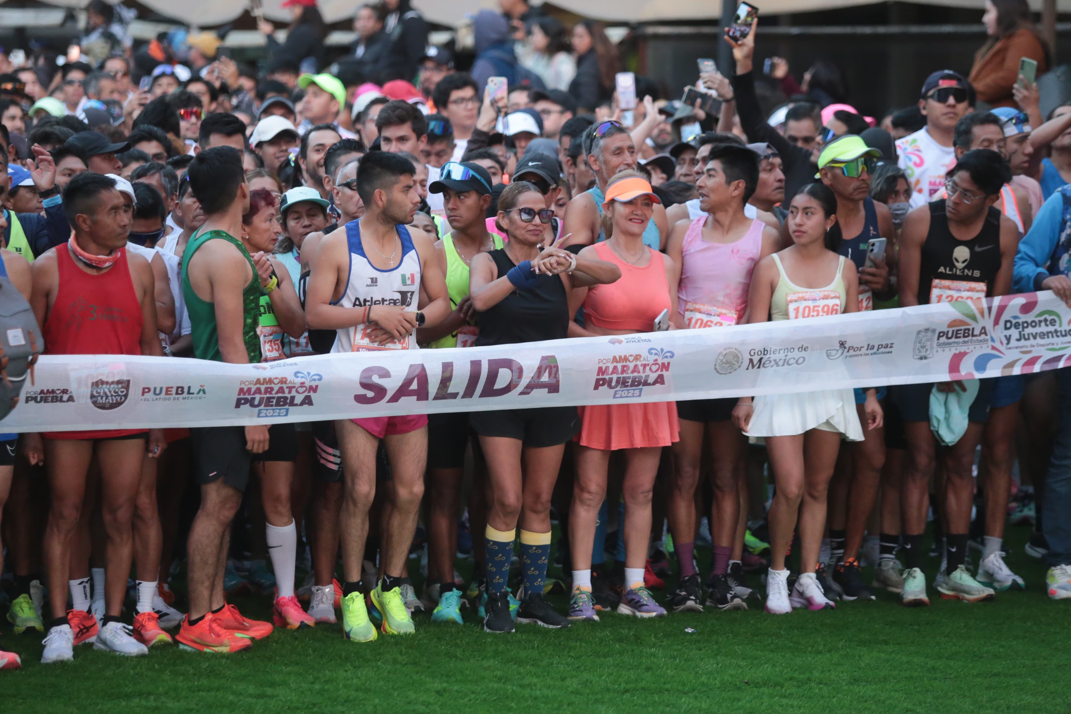 Alejandro Armenta encabeza el Maratón Puebla 2025.