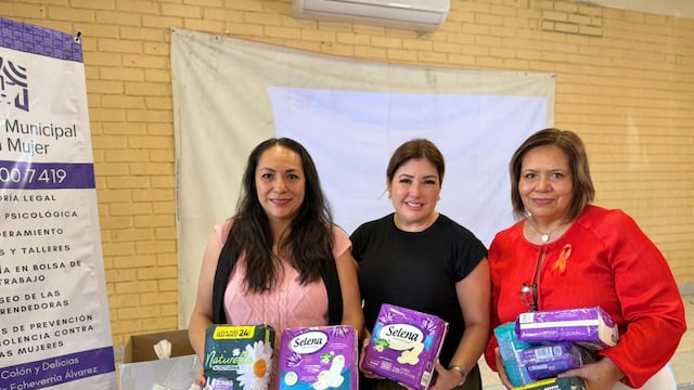 Instituto Municipal de la Mujer entrega productos de higiene menstrual a alumnas.