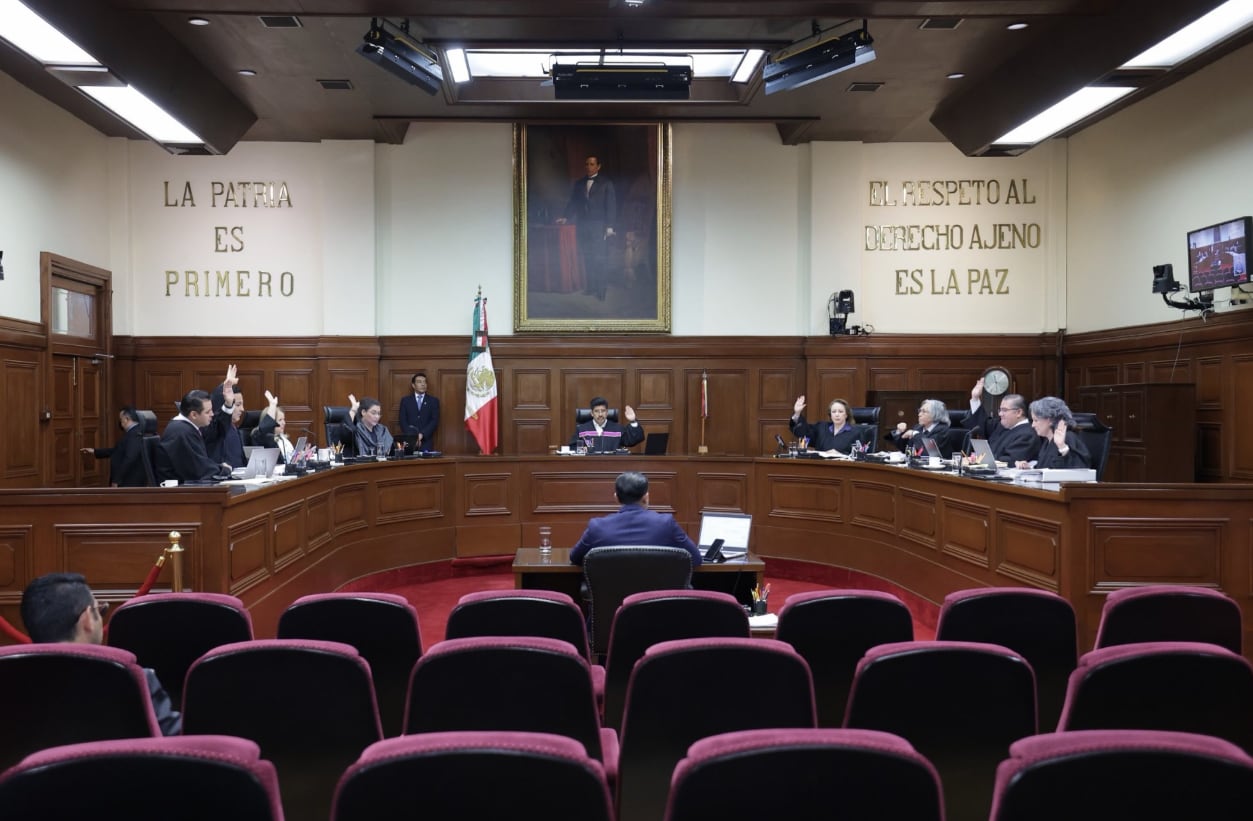 ¿Te pueden cobrar por un curso obligatorio para titularte? Esto dijo la SCJN