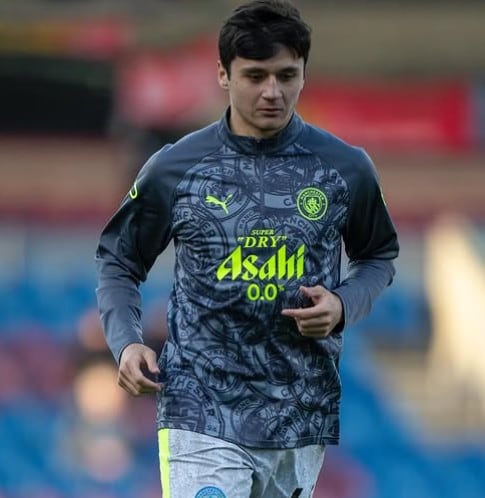 Abdukodir Khusanov, futbolista de Uzbekistán