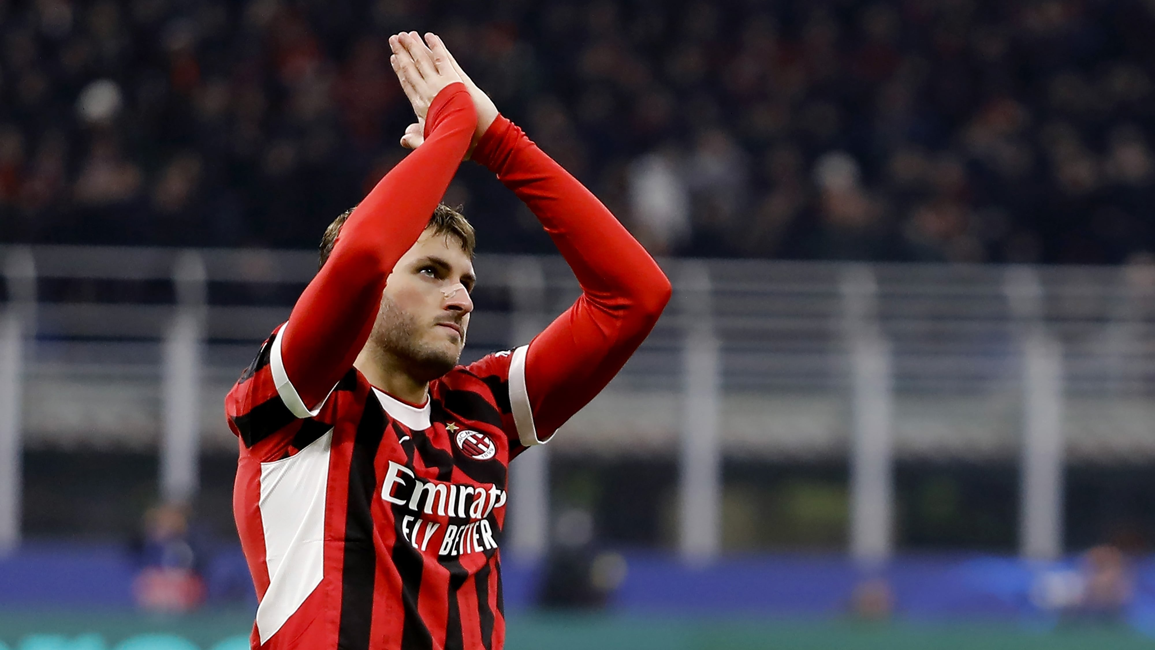 Santiago Giménez, jugador del AC Milan.
