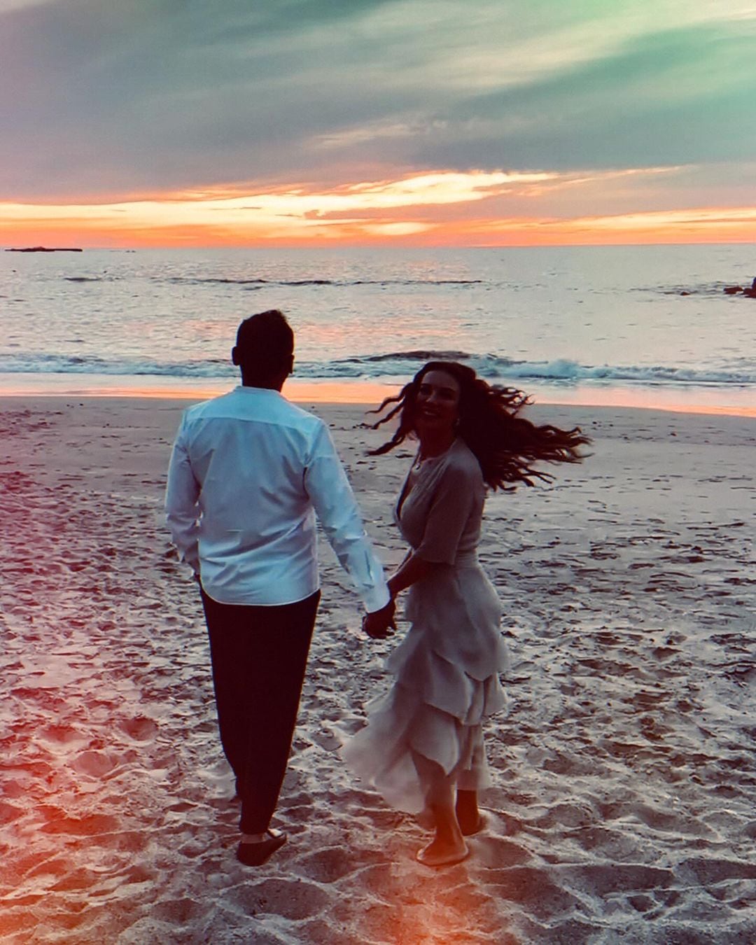 Ingrid Coronado junto a su novio