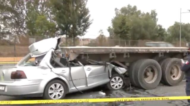 Muere conductor tras choque con tráiler en la autopista Naucalpan-Ecatepec