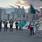 Buque Escuela Cuauhtémoc: Simpatizantes de Morena llevan mariachi y flores al puente de Brooklyn tras muertes