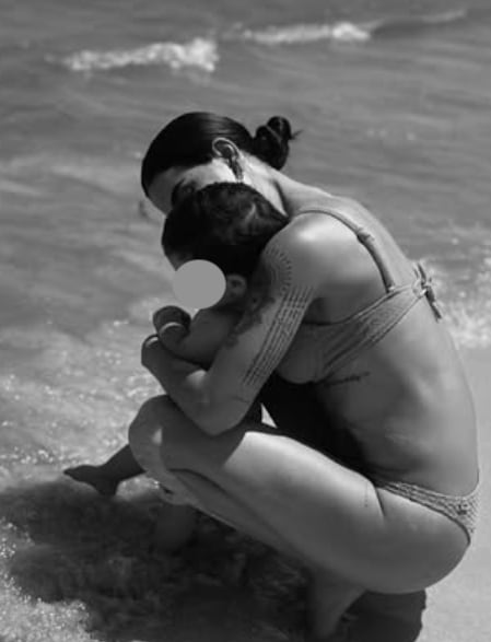 Fernanda de la Mora junto a su hijo Luciano