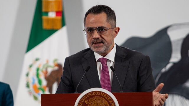 Iván Escalante, titular de Profeco, denuncia robo de identidad en WhatsApp y Facebook