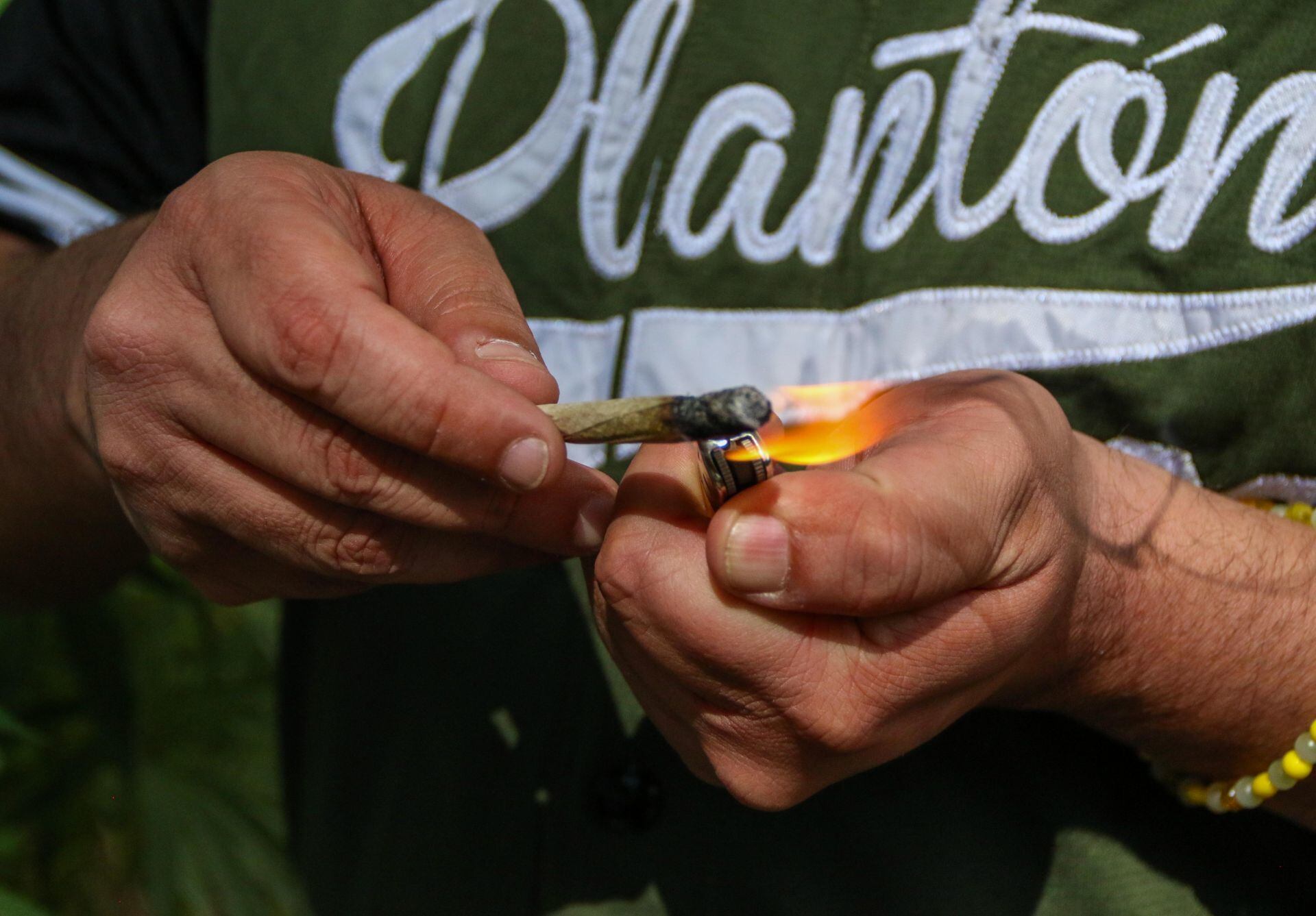 Porro de marihuana.