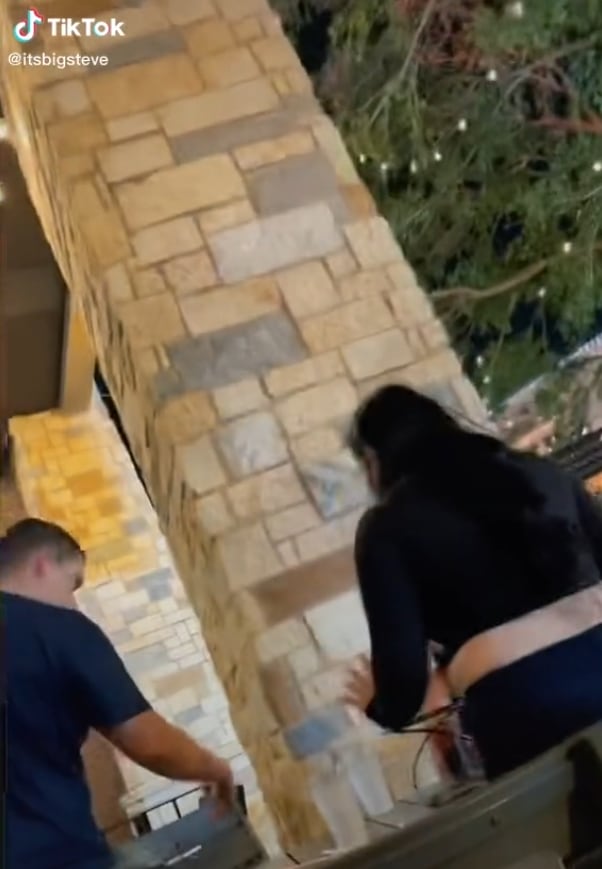 Descubre que su novio le es infiel con su mejor amiga