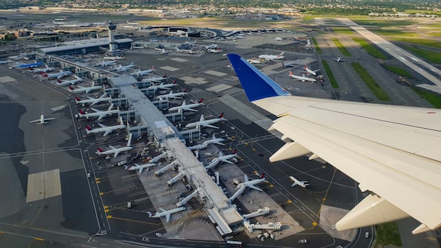 Cierre y suspensión de vuelos en el aeropuerto JFK de Nueva York
