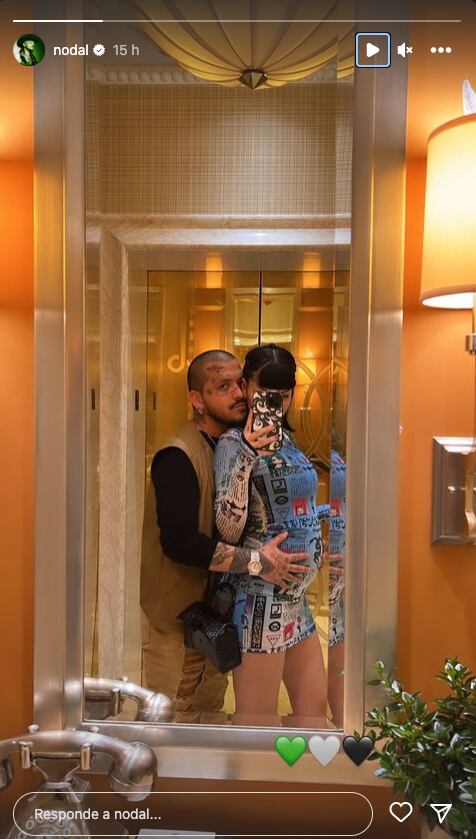 Christian Nodal posa junto a Cazzu y su baby bump