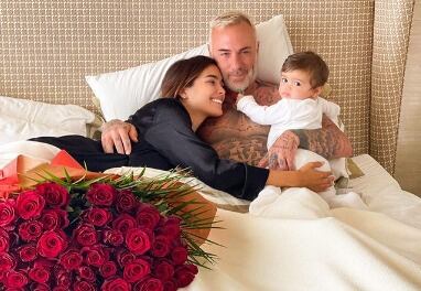 Gianluca Vacchi y su familia