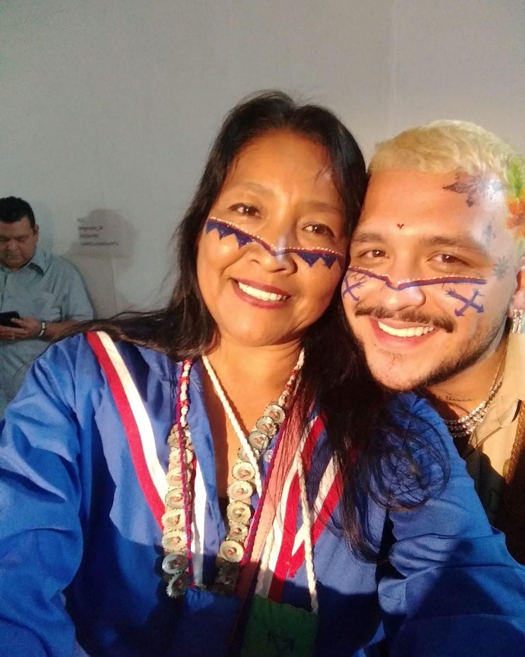 Christian Nodal y Mina Barnett